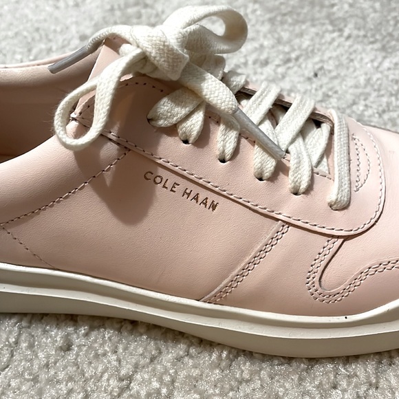 Practically New ✨ Cole Haan Grand Pink with Rose Gold Accents Size 6 1/2 - Picture 2 of 9